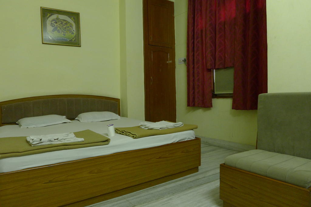 Отель Kiran Palace Удайпур Экстерьер фото